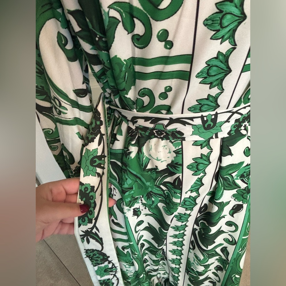 Elegant Green and White Floral Maxi Dress - Picture 4 of 5